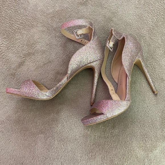 Gold Shimmer Heels - Picture 2 of 3